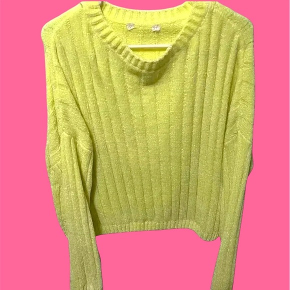 Fluffy & soft neon knitted sweater - Picture 1 of 3